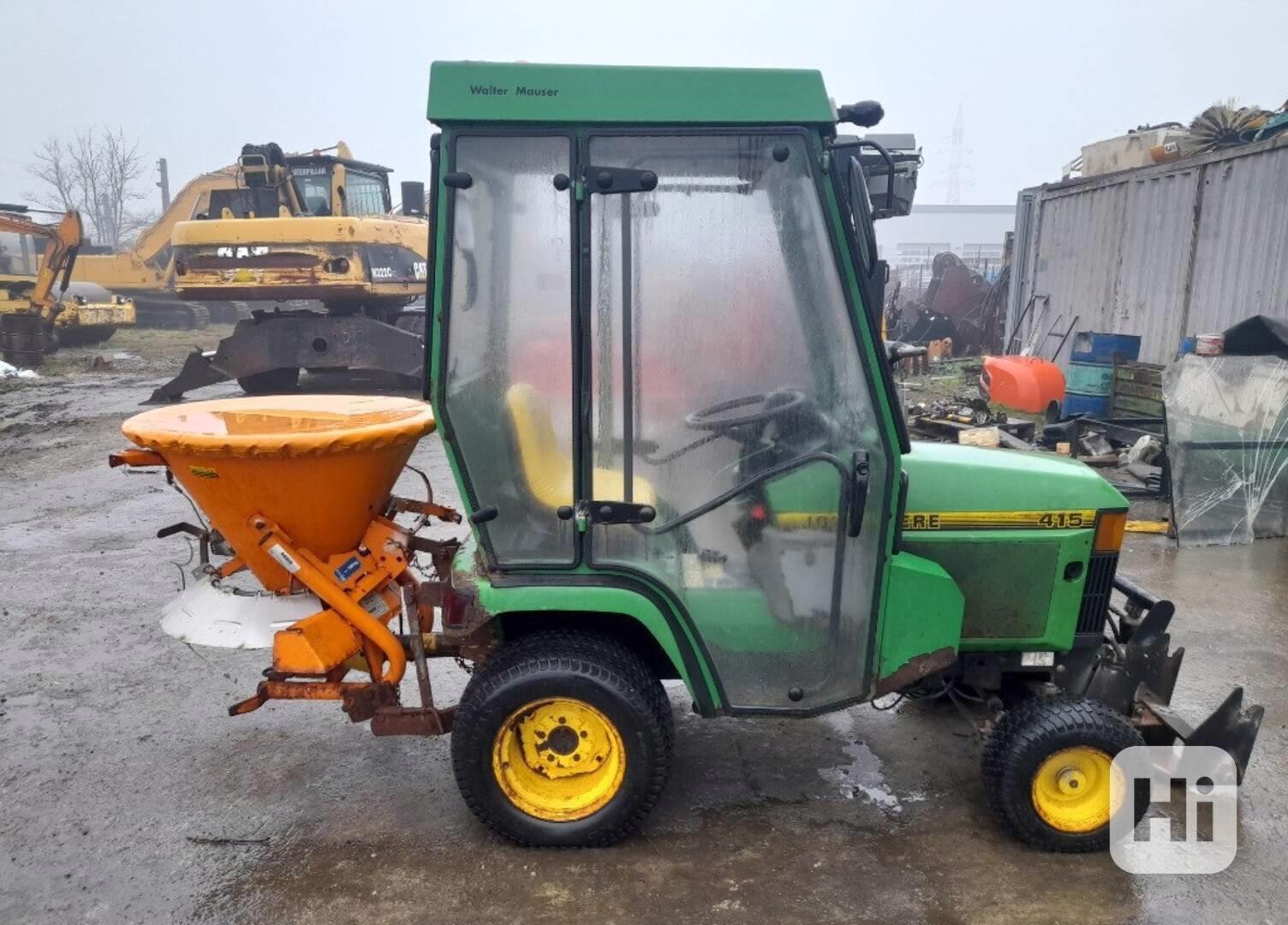 Traktor John Deere 415 - foto 1