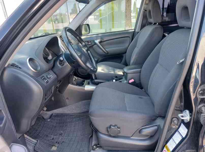 Toyota RAV 4 2.0i Sol 4x4 benzín 110kw - foto 11