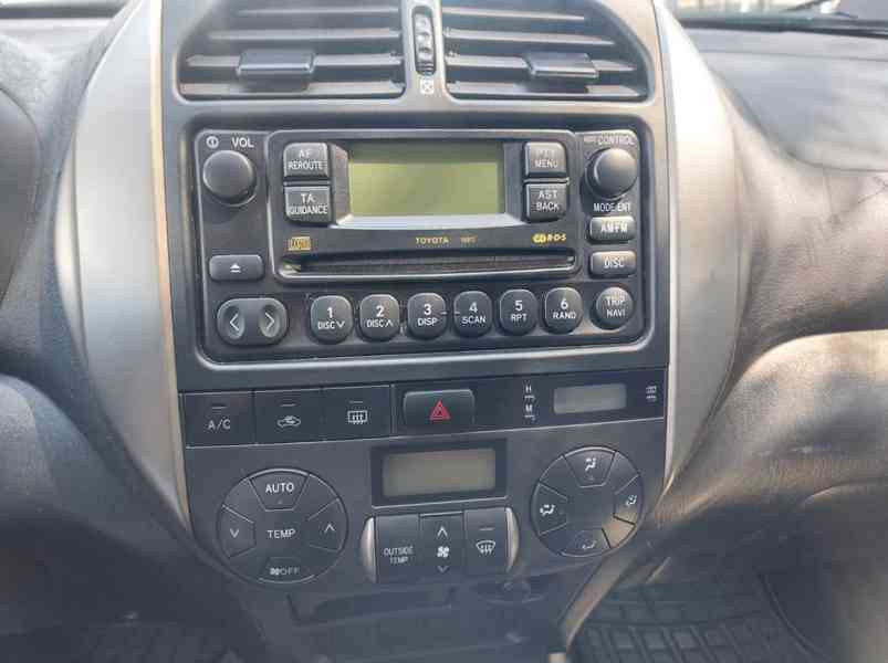 Toyota RAV 4 2.0i Sol 4x4 benzín 110kw - foto 15