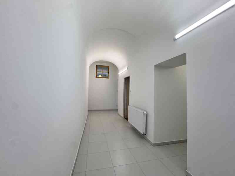 Pronájem 2+1, 68 m2, Smetanovo nám., Litomyšl - foto 2