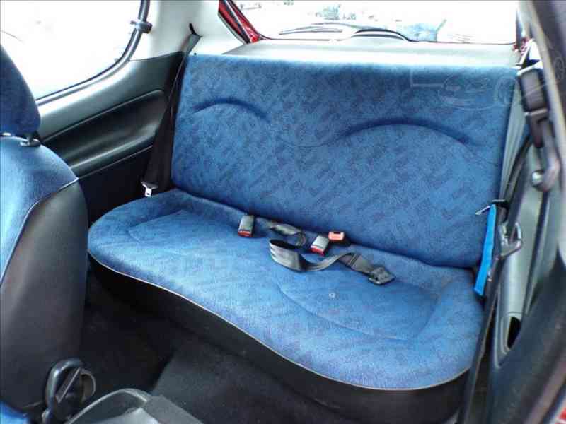 Peugeot 206 1,1 i POSILOVAČ ŘÍZENÍ - foto 8
