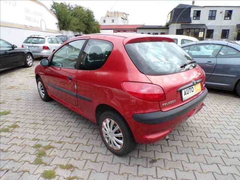 Peugeot 206 1,1 i POSILOVAČ ŘÍZENÍ - foto 3