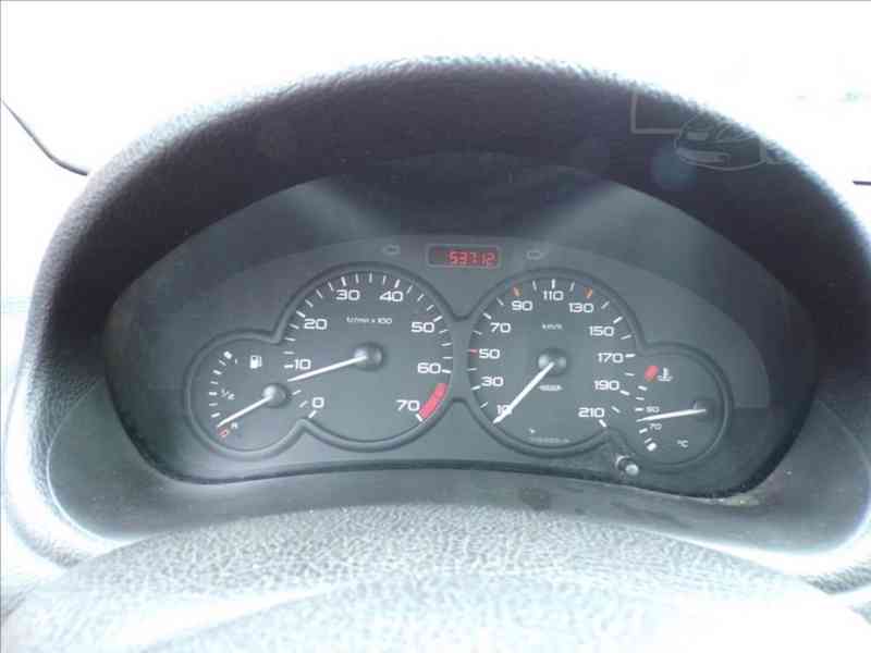Peugeot 206 1,1 i POSILOVAČ ŘÍZENÍ - foto 6