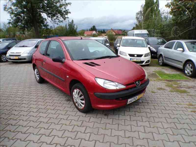 Peugeot 206 1,1 i POSILOVAČ ŘÍZENÍ - foto 1