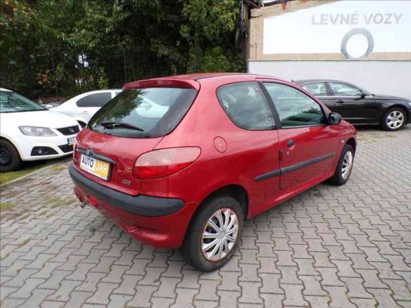 Peugeot 206 1,1 i POSILOVAČ ŘÍZENÍ - foto 4
