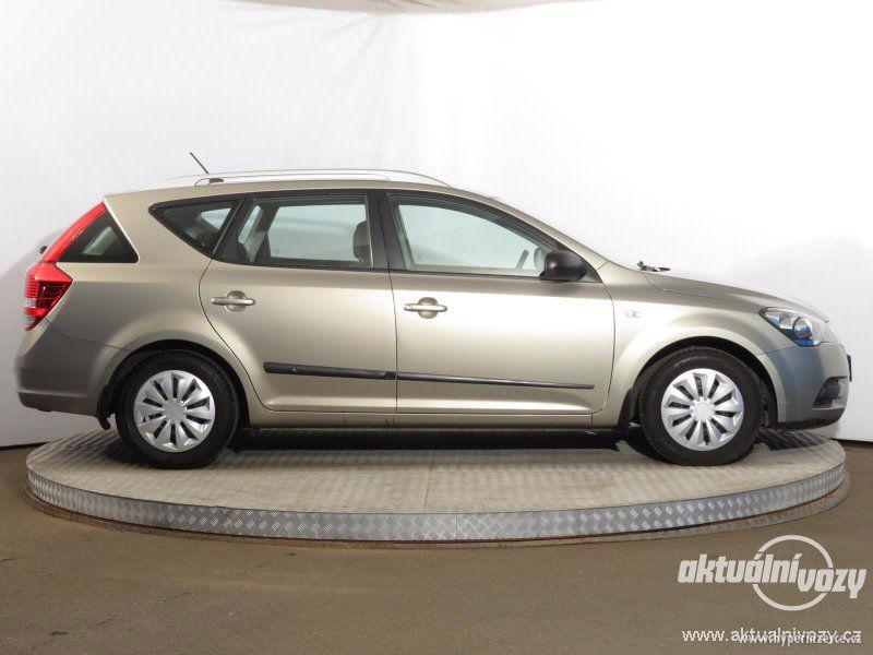 Kia Ceed 1.6 CVVT 92kW 1.6, benzín, vyrobeno 2011 - foto 9