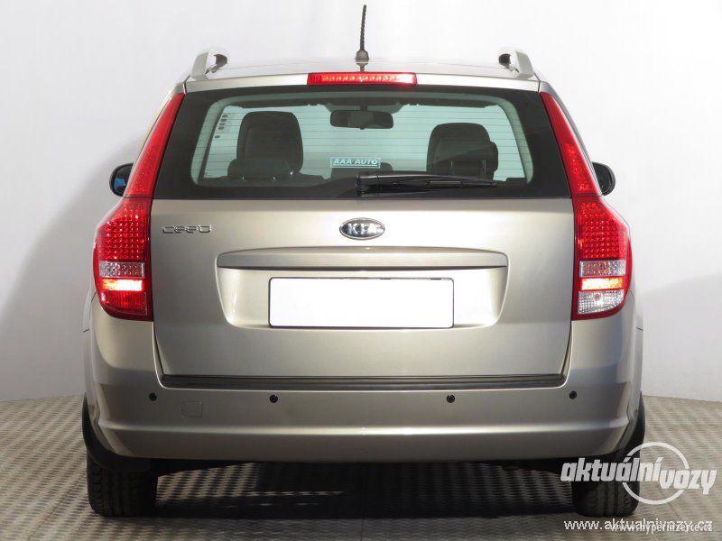 Kia Ceed 1.6 CVVT 92kW 1.6, benzín, vyrobeno 2011 - foto 17