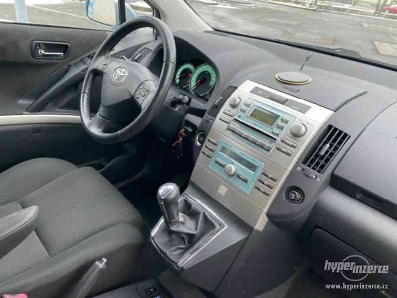 Toyota Corolla Verso 1,8i benzín 95kw - foto 5