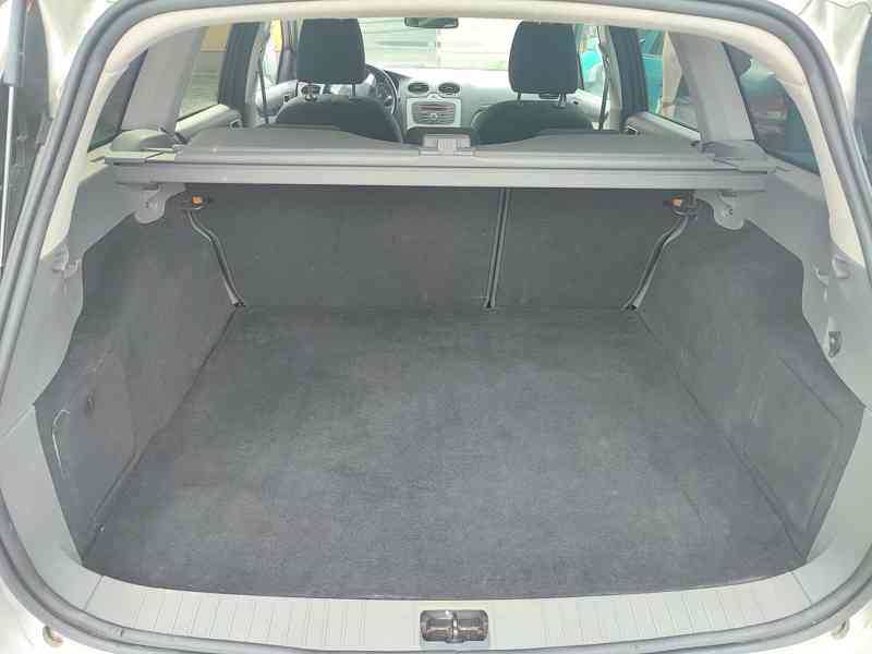 Ford Focus 131 000 km - foto 7