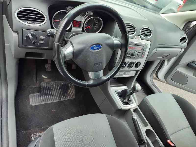 Ford Focus 131 000 km - foto 5