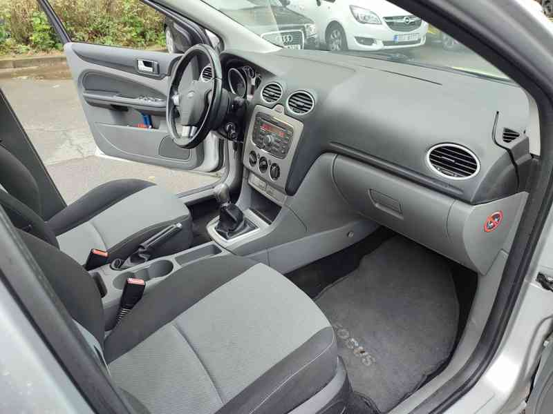 Ford Focus 131 000 km - foto 4