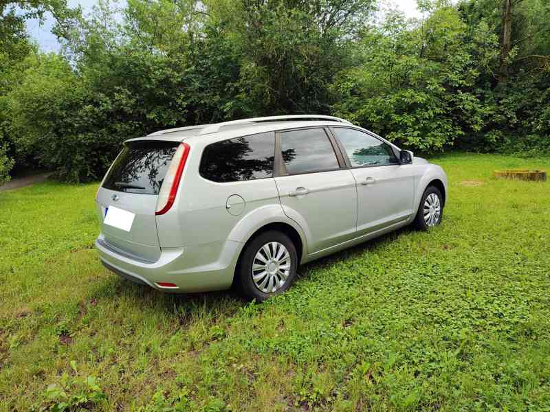 Ford Focus 131 000 km - foto 3