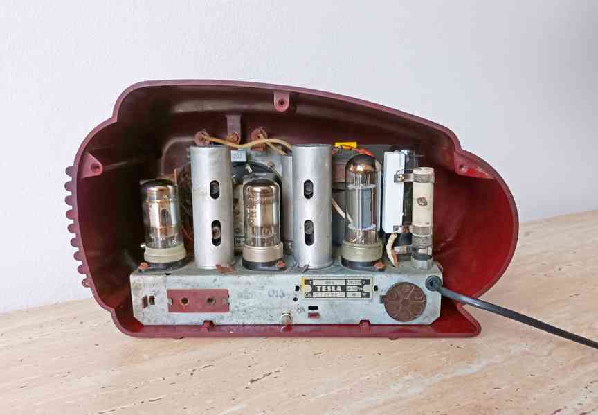 Staré rádio Tesla Talisman 308U, hnědá skříňka, 1953 - foto 9