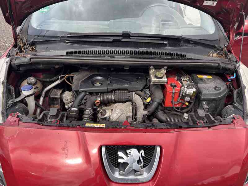 Peugeot 5008 1,6 E-HDI 82KW 9HR prodám díly z vozu - foto 10