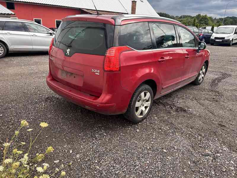 Peugeot 5008 1,6 E-HDI 82KW 9HR prodám díly z vozu - foto 5