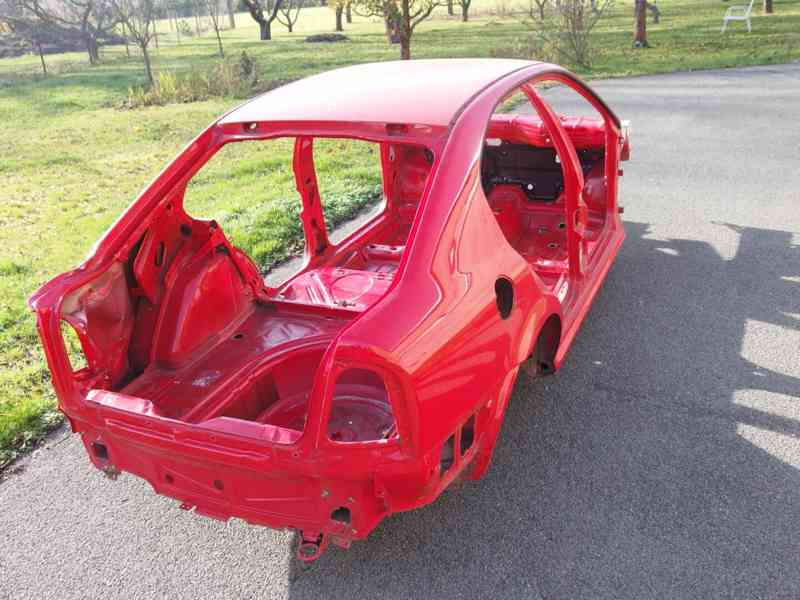 Havarovaná karoserie Škoda Octavia I hatchback - foto 5