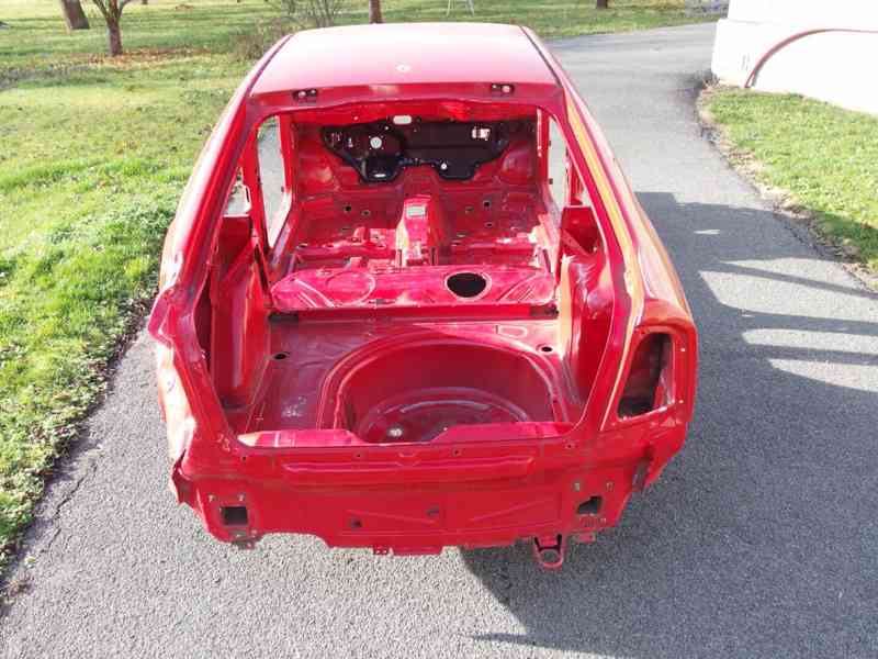 Havarovaná karoserie Škoda Octavia I hatchback - foto 6