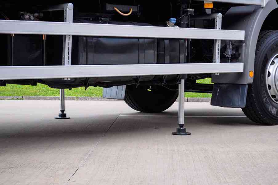 MERCEDES AXOR 1829 VALNÍK + HYDRAULICKÁ RUKA EURO5 - foto 98