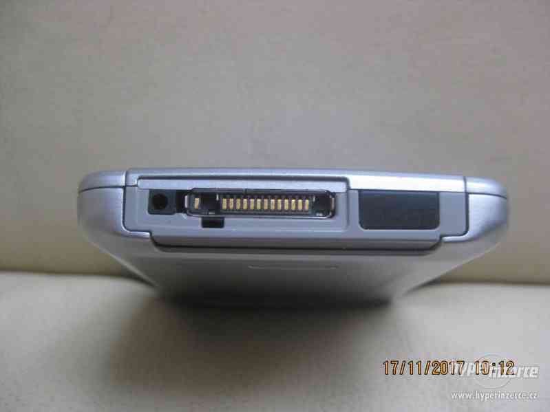 Nokia E61 z.r.2006 - telefony s QWERTY klávesnicí - foto 5