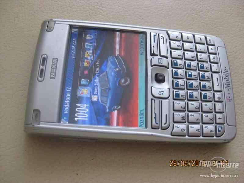 Nokia E61 z.r.2006 - telefony s QWERTY klávesnicí - foto 10
