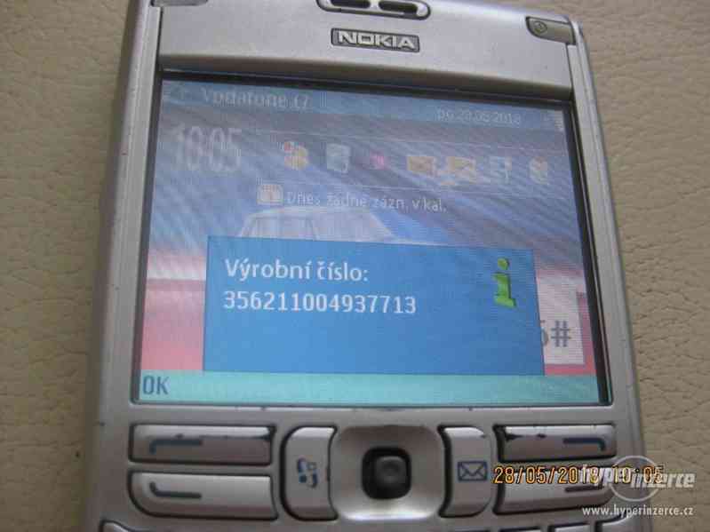 Nokia E61 z.r.2006 - telefony s QWERTY klávesnicí - foto 11