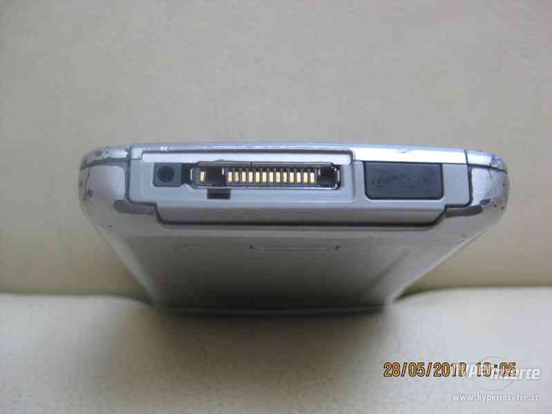 Nokia E61 z.r.2006 - telefony s QWERTY klávesnicí - foto 14