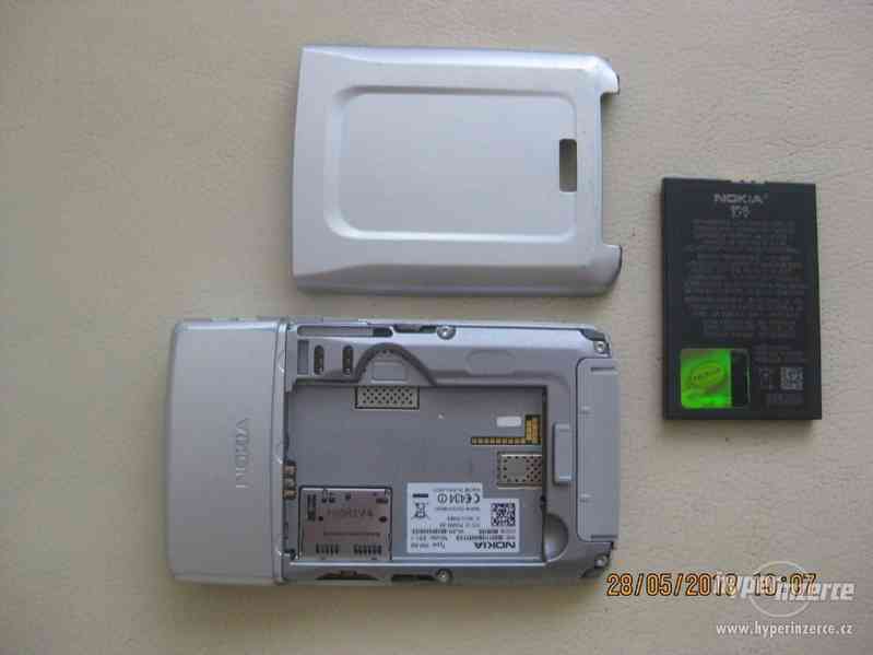 Nokia E61 z.r.2006 - telefony s QWERTY klávesnicí - foto 16