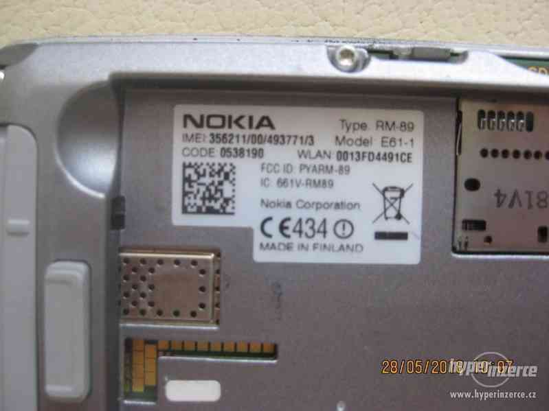Nokia E61 z.r.2006 - telefony s QWERTY klávesnicí - foto 17