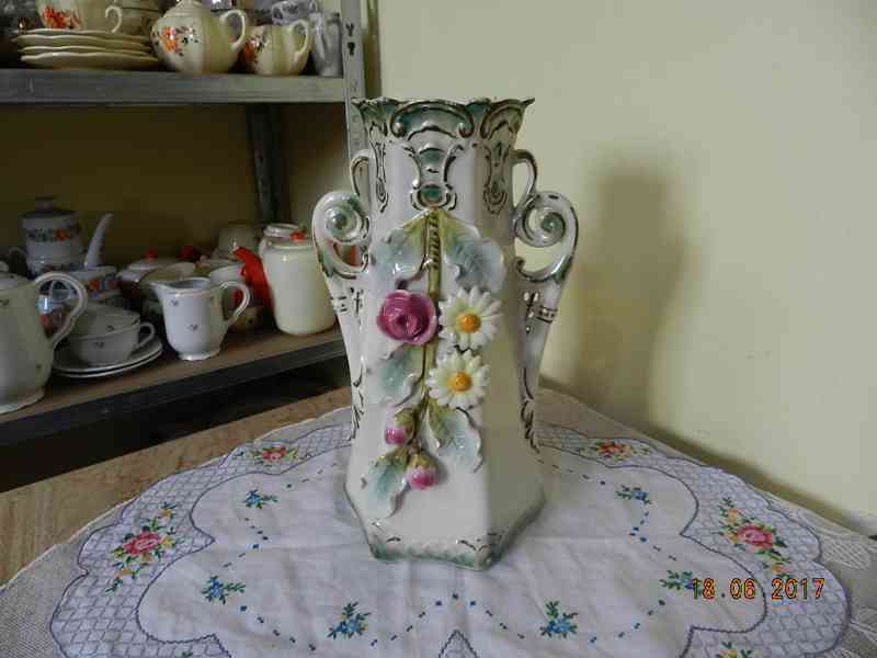 Krásná secesní Váza plastický dekor Květiny - foto 1