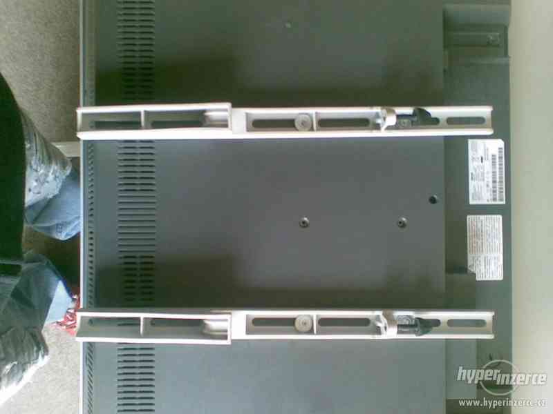 LCD televizor Philips 32 PF 7320 - foto 3
