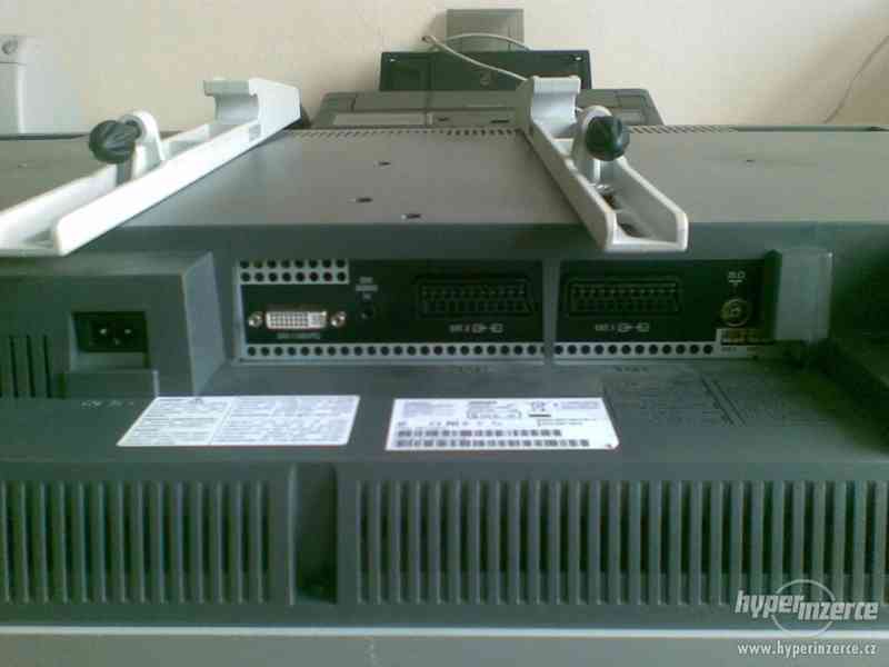 LCD televizor Philips 32 PF 7320 - foto 5