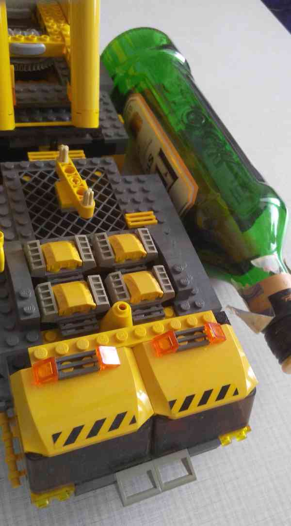 Lego Technics: Letadlo, Bagr, Jeřáb, figurky, autíčka, fekál - foto 23