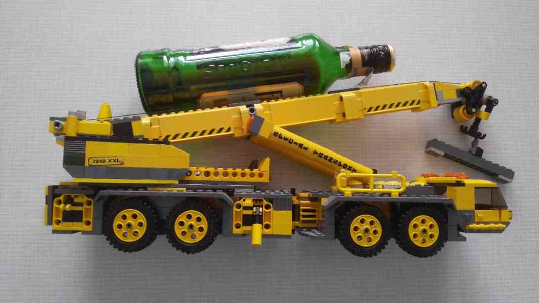 Lego Technics: Letadlo, Bagr, Jeřáb, figurky, autíčka, fekál - foto 16