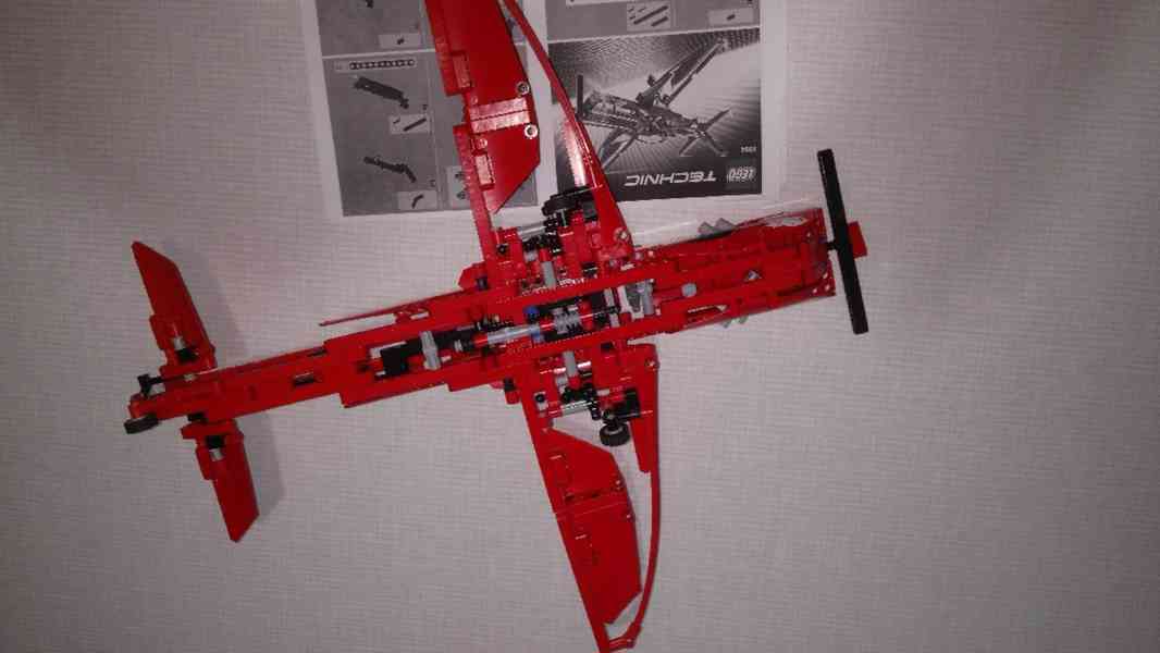 Lego Technics: Letadlo, Bagr, Jeřáb, figurky, autíčka, fekál - foto 9