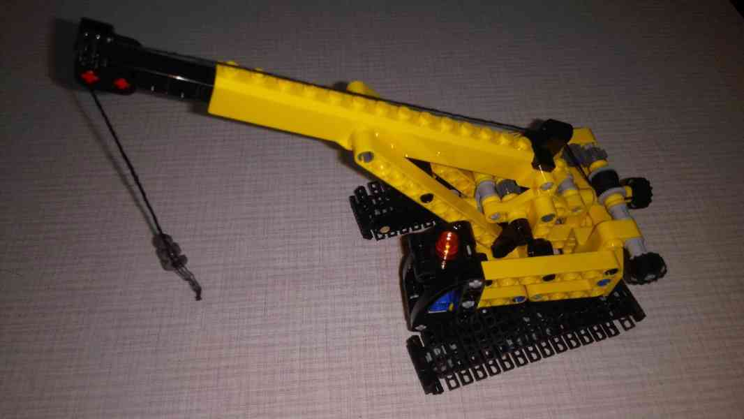 Lego Technics: Letadlo, Bagr, Jeřáb, figurky, autíčka, fekál - foto 6