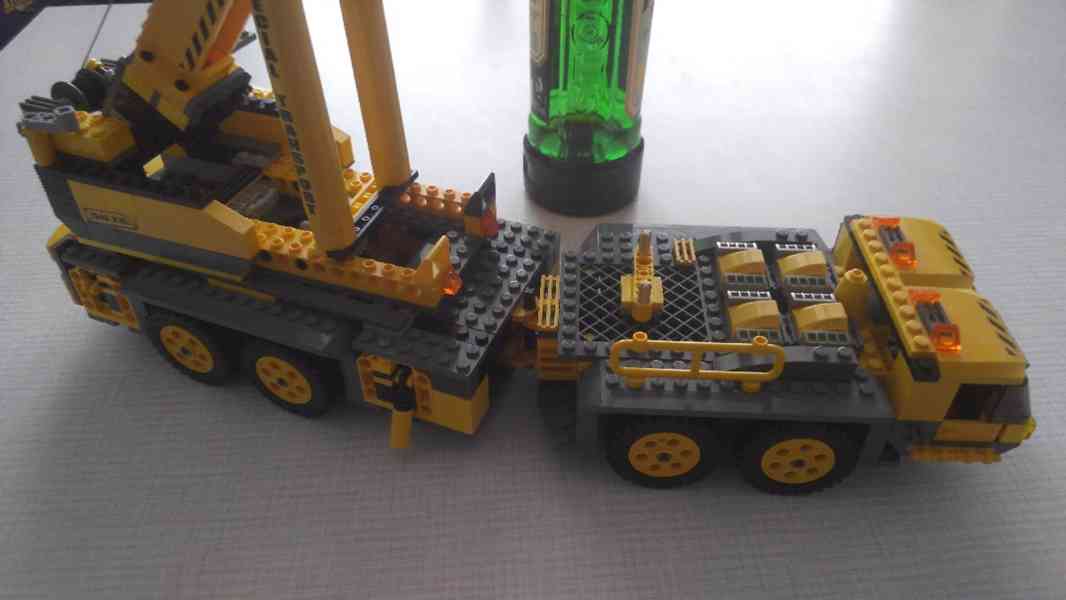 Lego Technics: Letadlo, Bagr, Jeřáb, figurky, autíčka, fekál - foto 27