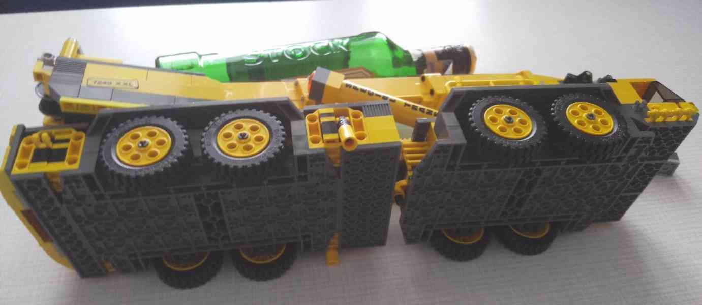 Lego Technics: Letadlo, Bagr, Jeřáb, figurky, autíčka, fekál - foto 20