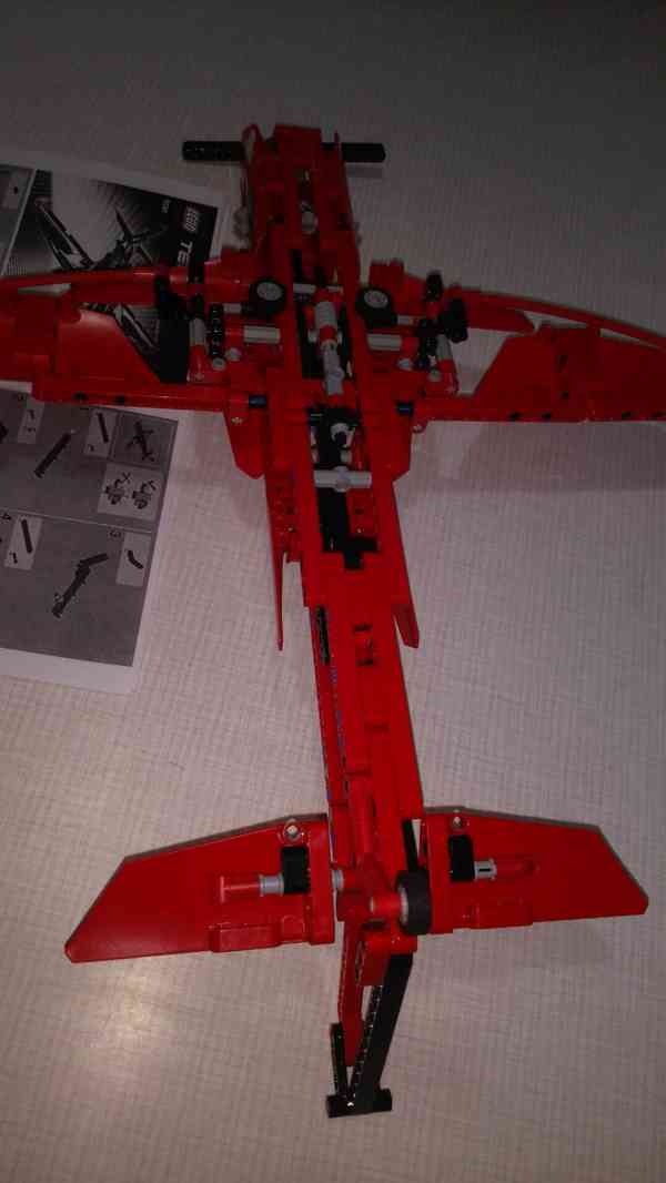 Lego Technics: Letadlo, Bagr, Jeřáb, figurky, autíčka, fekál - foto 12