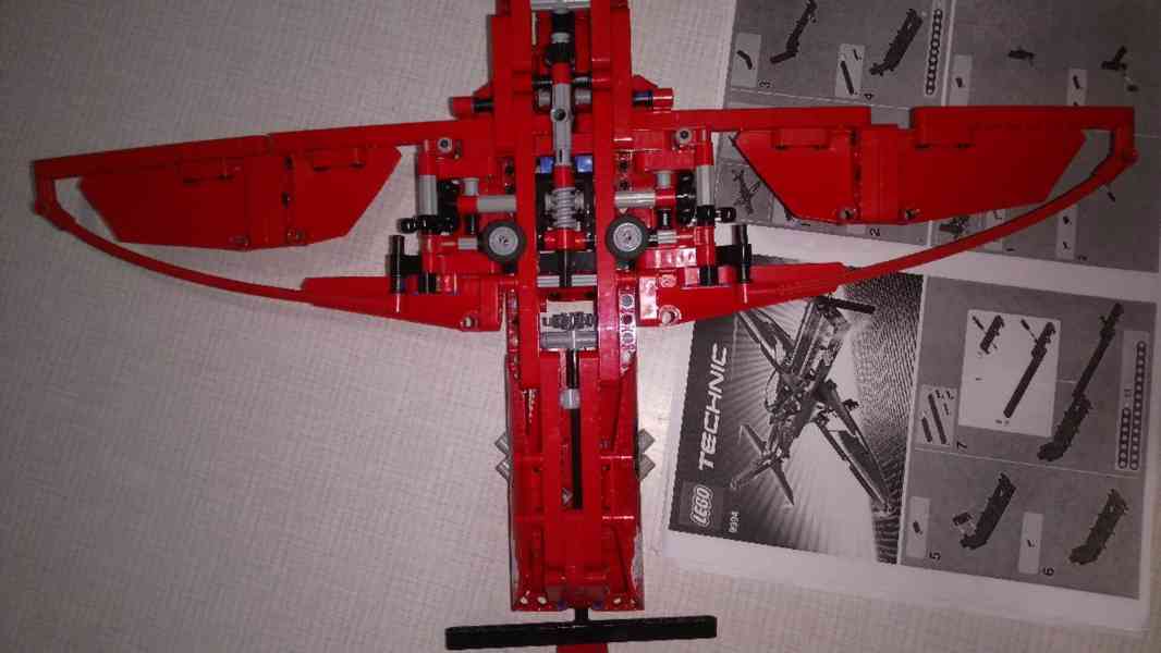 Lego Technics: Letadlo, Bagr, Jeřáb, figurky, autíčka, fekál - foto 11