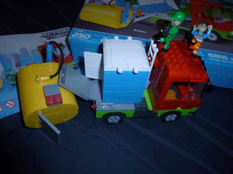 Lego Technics: Letadlo, Bagr, Jeřáb, figurky, autíčka, fekál - foto 38