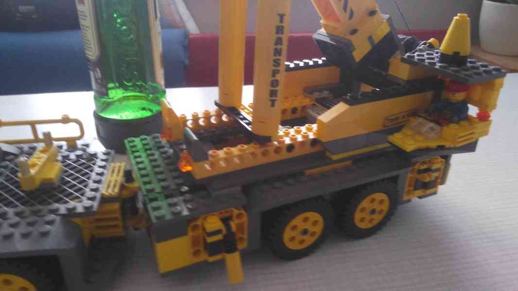 Lego Technics: Letadlo, Bagr, Jeřáb, figurky, autíčka, fekál - foto 29