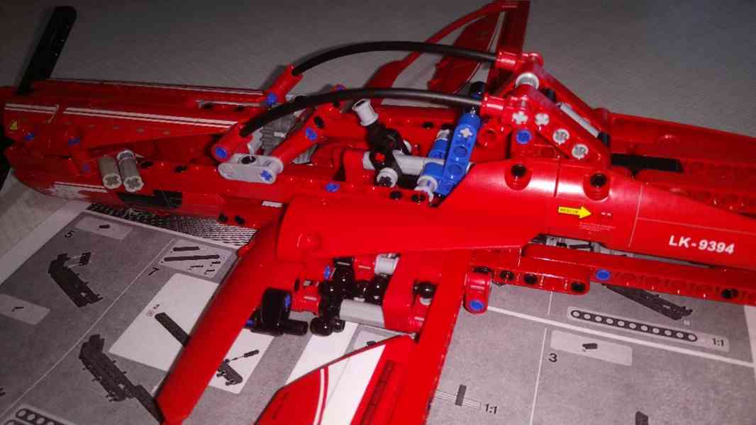 Lego Technics: Letadlo, Bagr, Jeřáb, figurky, autíčka, fekál - foto 15
