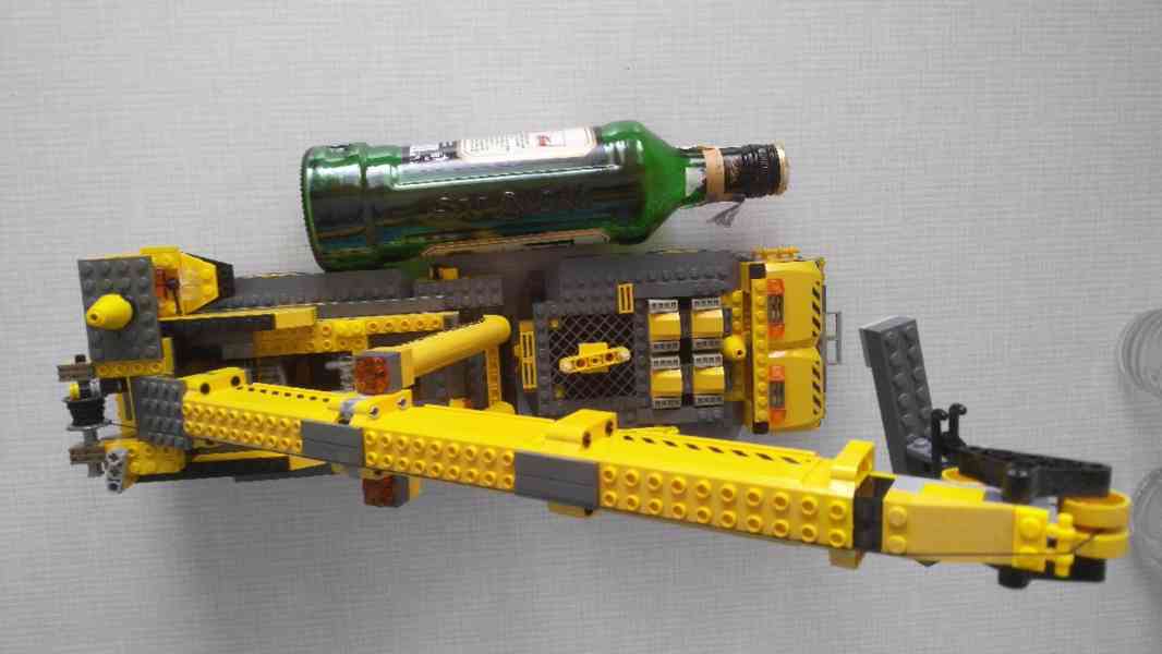 Lego Technics: Letadlo, Bagr, Jeřáb, figurky, autíčka, fekál - foto 21