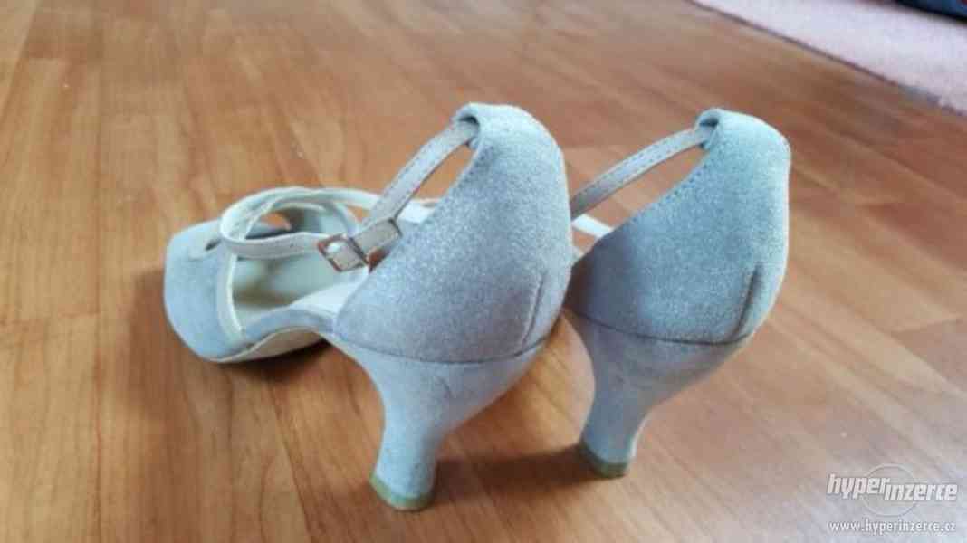 Elegantní páskové boty na podpatku - foto 3