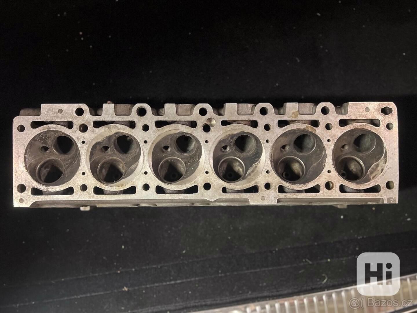Hlava motoru BMW – M20B25 (E30/E34) - foto 1