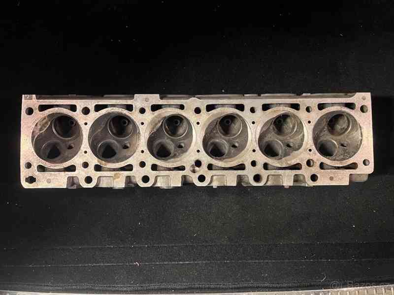 Hlava motoru BMW – M20B25 (E30/E34) - foto 5
