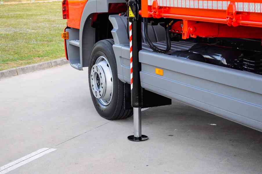 MERCEDES ATEGO 1222 TŘÍSTRANNÝ SKLÁPĚČ + HYDRAULICKÁ RUKA - foto 105