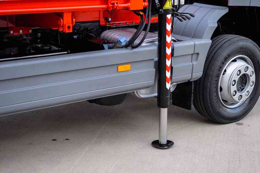 MERCEDES ATEGO 1222 TŘÍSTRANNÝ SKLÁPĚČ + HYDRAULICKÁ RUKA - foto 108