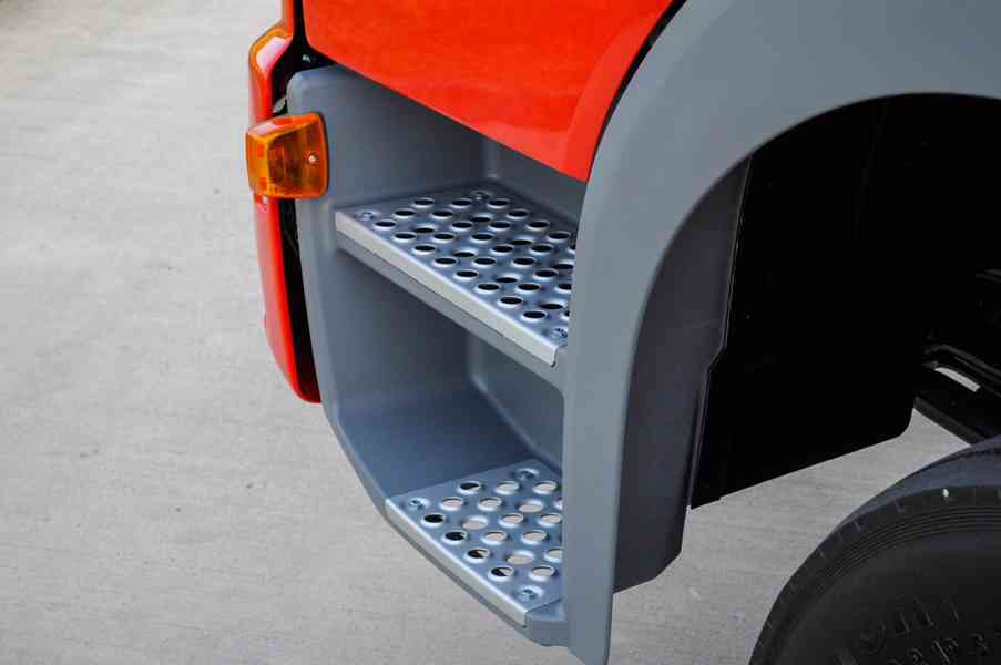 MERCEDES ATEGO 1222 TŘÍSTRANNÝ SKLÁPĚČ + HYDRAULICKÁ RUKA - foto 32