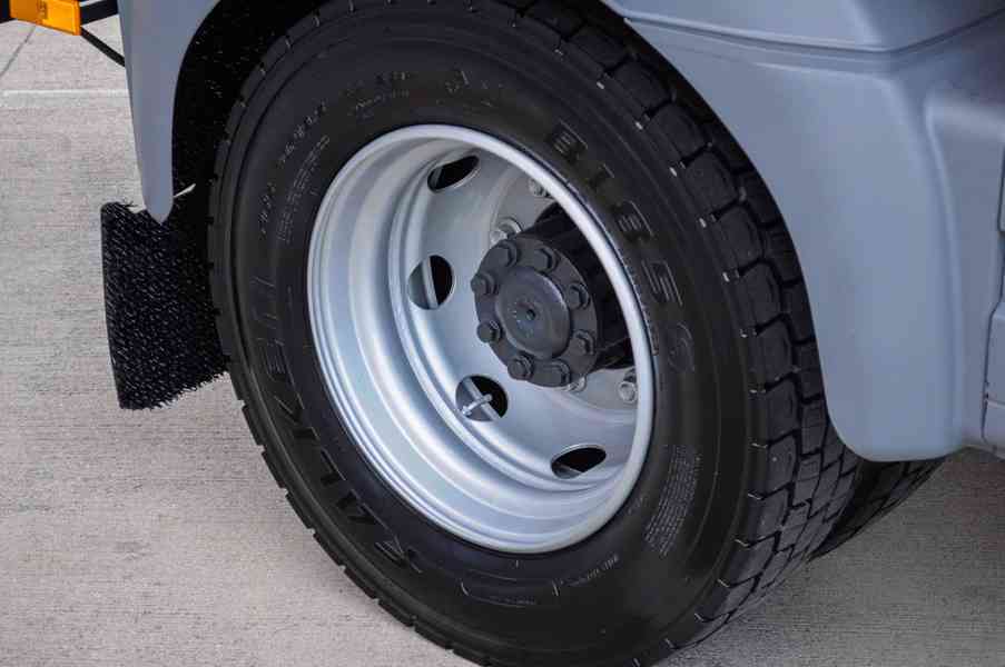 MERCEDES ATEGO 1222 TŘÍSTRANNÝ SKLÁPĚČ + HYDRAULICKÁ RUKA - foto 16